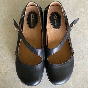 Clarks black Mary Jane flats